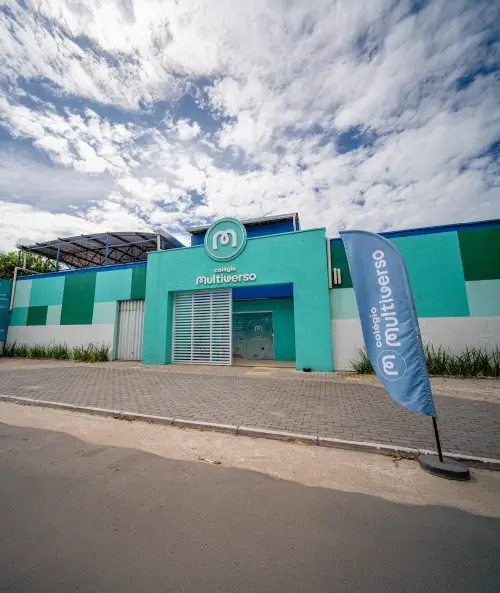 Fachada do Colégio Multiverso — Messejana